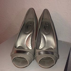 dexflex comfort Shoes - Grey Open Toed Pumps dexflex comfort Shoes - Grey Open Toed Pumps